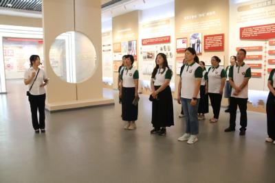 红心向党庆华诞  清风护航守初心  市第一幼儿园参观市廉政教育展馆接受党性洗礼