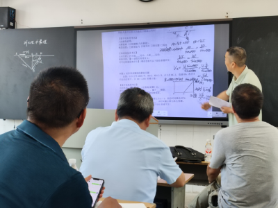 当数学遇见物理：一堂没有学生的“思维课”