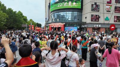 恩施利川：十万游客涌入！土家婚俗沉浸式展演引爆“非遗秘境”热潮