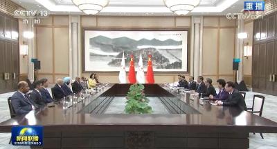 习近平会见亚洲奥林匹克理事会代理主席