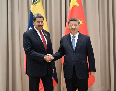 习近平会见委内瑞拉总统马杜罗