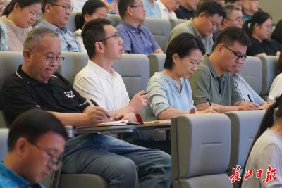 弘扬三大精神 奋力建成支点｜挺膺担当，在支点建设中贡献青春力量