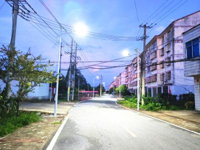 屈家岭：80盏路灯点亮回家路，照亮民心暖途