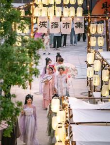 “出片热”背后，一座城市的“集体创作”正在进行