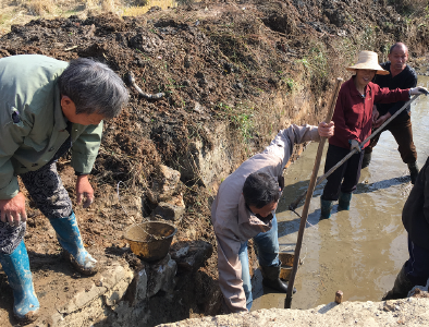 灵乡干群合力畅通农业“命脉”