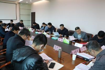 万鼎主持市政府党组理论学习中心组2021年第三次集中研学促进脱贫攻坚与乡村振兴有效衔接确保安全生产工作形势稳定向上