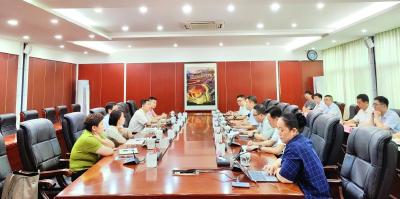 郝胜勇与中国电信湖北分公司副总经理张海鹰一行座谈