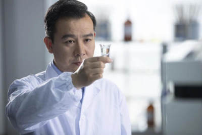 【“才聚大冶”第一资源在一线】 杨强：从技术工人到劲牌副总裁