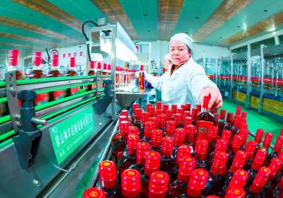 经历岁月沉淀 方为经典潮流——中国劲酒诞生记