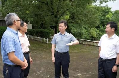 郄英才来我市检查防汛救灾工作