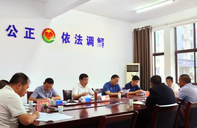 直奔基层 直面群众 直击矛盾 市领导赴金湖街道现场接待来访群众