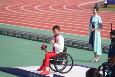 我市运动员章莹杭州亚残运会摘银