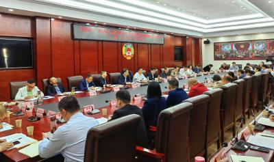 郝胜勇参加市政协七届十二次常委会会议