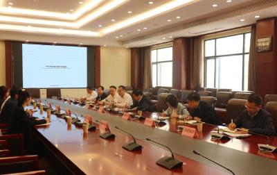 郝胜勇与武汉首义冰雪奥体汇体育文化产业有限公司董事长王忠一行座谈