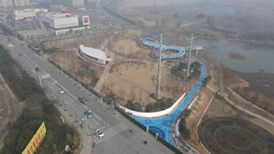 红枫夹道景色浓郁 矿冶文化厚植其中 码头路桥头文化公园改造完成对外开放