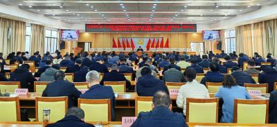 大冶市领导干部“学习贯彻习近平新时代中国特色社会主义思想，当好主力军、建成节点城、奋进五十强，为先行区建设作出大冶贡献”专题培训班开班式暨专题党课举行 切实把“必须坚持问题导向”落到实处 不断开创大冶高质量发展新局面