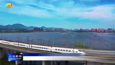 简讯：我市跻身财政收入“百亿俱乐部”