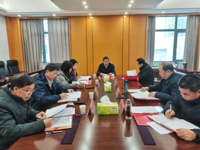 围绕中心大局 提升人大工作质效