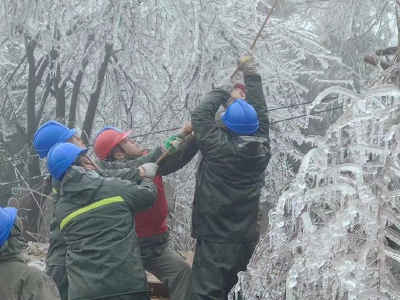 冰雪中的守护 多部门全力应对雨雪冰冻天气