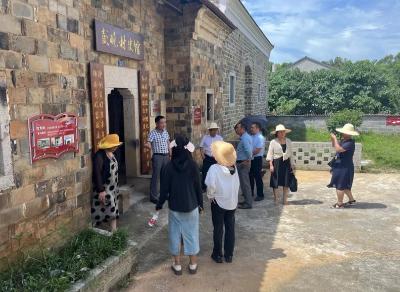 现场拉练交流学习 助力文明村镇创建