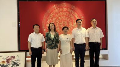 省委外办主任章笑梅一行来我市调研   挖掘内涵培养人才   推动大冶刺绣更好走出去