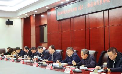 孙辄主持召开市委常委会（扩大）会议暨2024年度大冶市乡镇（场）、街道和市直单位“一把手”述责述廉会议