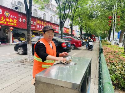 “五一”我在岗——环卫工人用坚守诠释“劳动最美”