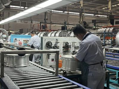【经济观察】企业稳健成长 筑牢工业根基