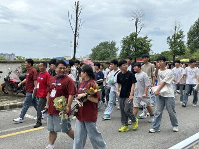 青春无畏 逐梦启航 我市2025年中考拉开帷幕