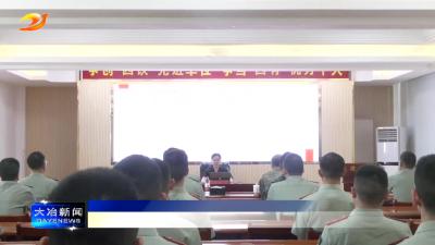 简讯：市人武部开展普法进军营活动