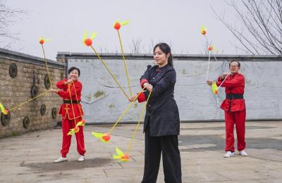 【非遗传承】祖孙接力传承千年瑰宝火流星