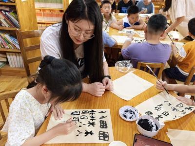 一份延续了六年的“温暖契约” 苏州大学“医行大别山”团队再赴朱铺村开展夏令营活动