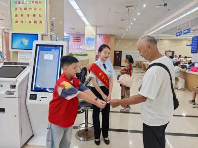 【图片新闻】小小办事员 传递大能量