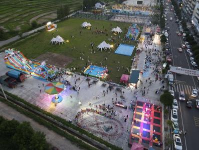 “烟火集市”点亮茗山夏夜