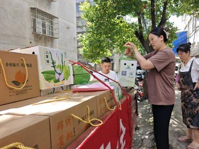 市总工会精准配送“清凉包”