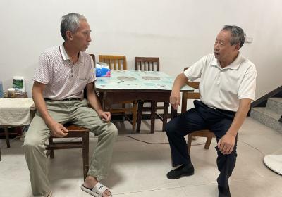 纪春明赴殷祖镇慰问退役军人并调研抗旱工作