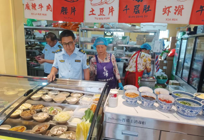 还地桥市场监管所：筑牢安全底线 护航夜市“烟火气”