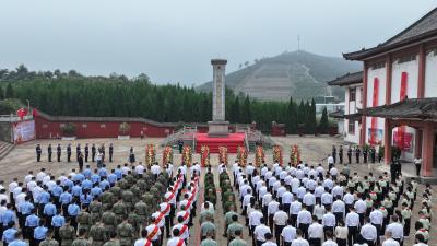 我市举行烈士纪念日向英雄烈士敬献花篮仪式