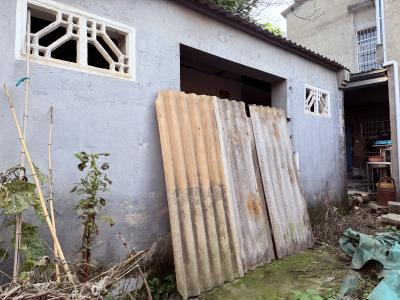 【民情直通车】环境脏乱差、门被封堵、杂物堆积，城区公厕现状堪忧——谁来解市民“方便”难题？