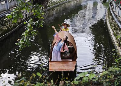 古村桃乡：白马江湖剧场+水上漫游演出 打造全天候会演出的村庄