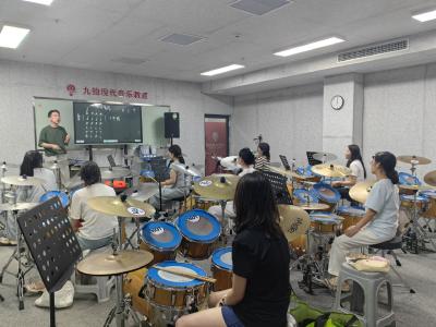 青年夜校绘就青春成长图景
