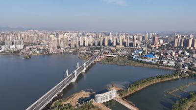 【聚焦支点建设·聚力五大攻坚 品质提升】东风西路（三里七湖大桥）全线通车