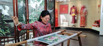 小红绣娘：从非遗技艺到劳务品牌