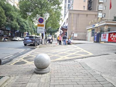 【民情直通车】屡屡遭侵占 建设不规范 谁来移走盲道“绊脚石”？