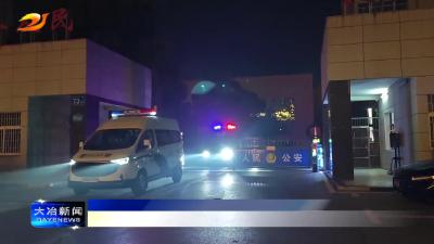 简讯：突击检查娱乐场所 净化治安环境