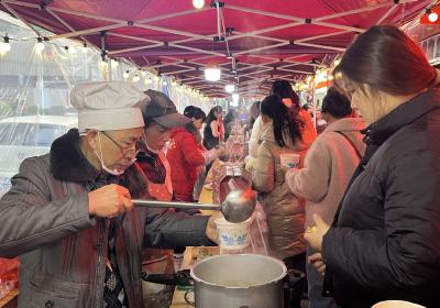 古风吹进上冯路 美食节里话文明