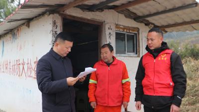 潘小进调研河湖长制、林长制工作