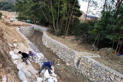 刘仁八镇两大以工代赈项目蹄疾步稳推进