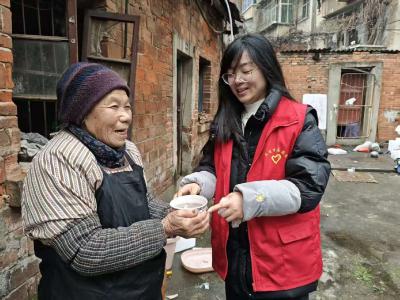 腊八暖粥香 社区年味浓——东岳路街道多社区温情过腊八