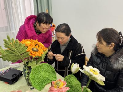 巧手钩织邻里情 非遗传承暖社区——“爱满铜都”公益项目助力社区服务提质增效